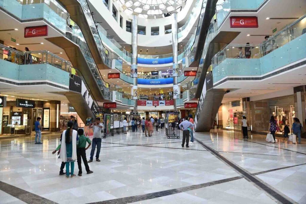shoping mall nainital